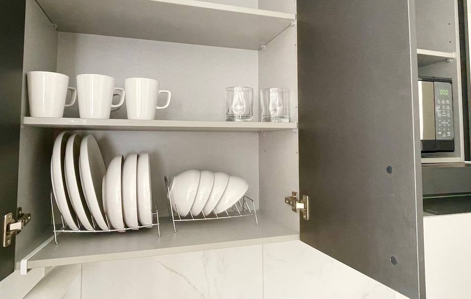 Apartamento moderno con vista al mar y piscina