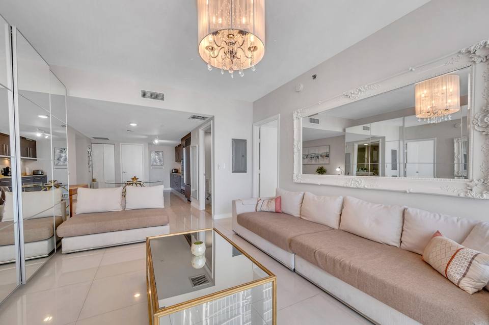 Icon Brickell Piso 37 con Lujo de Resort