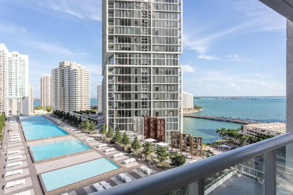 Icon Brickell Piso 37 con Lujo de Resort