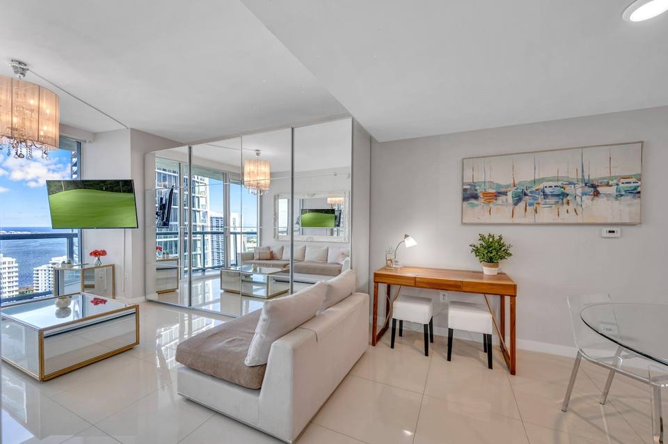 Icon Brickell Piso 37 con Lujo de Resort