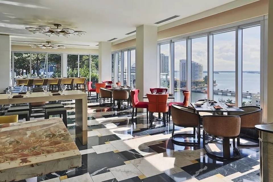 Icon Brickell Piso 37 con Lujo de Resort