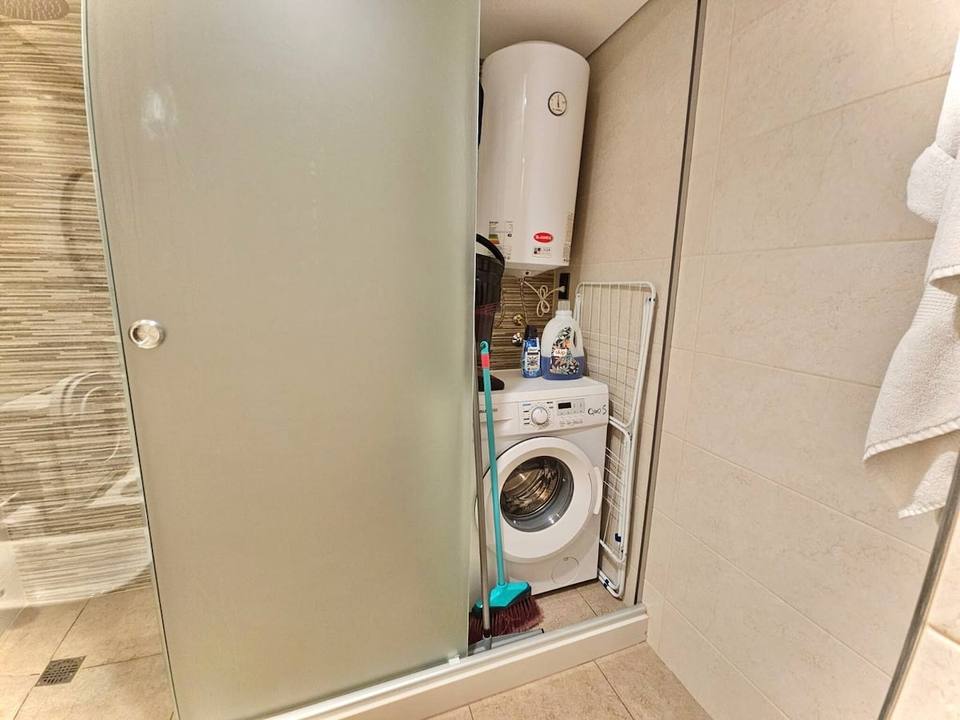 Apartamento moderno con balcón y diseño en Montevideo