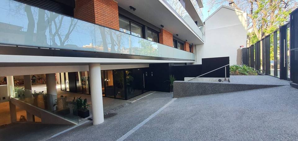 Apartamento moderno con balcón y diseño en Montevideo