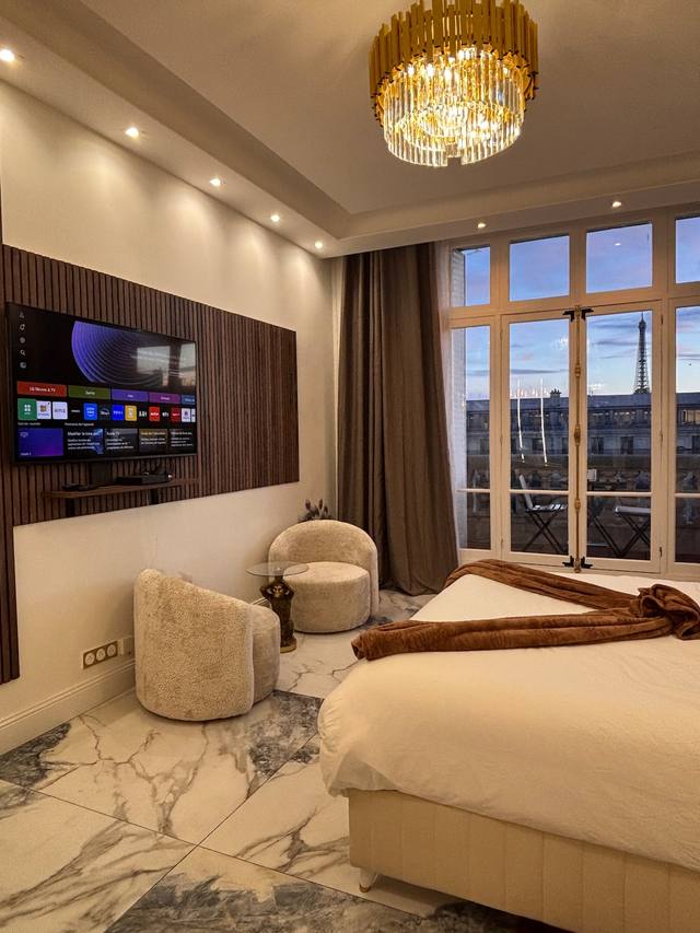 Suite de lujo con vistas a la Torre Eiffel