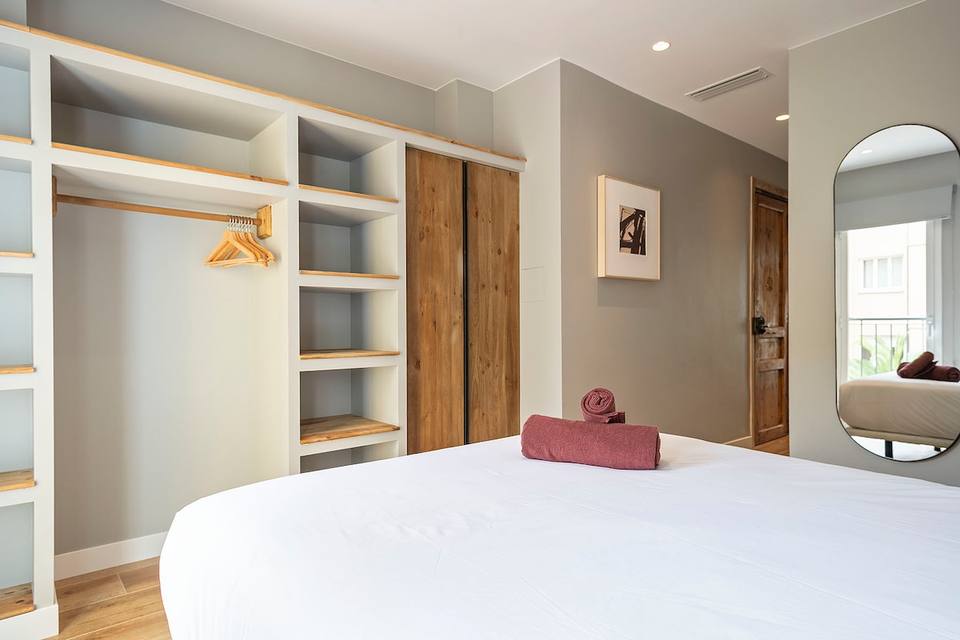Apartamento moderno y acogedor junto a Plaza España