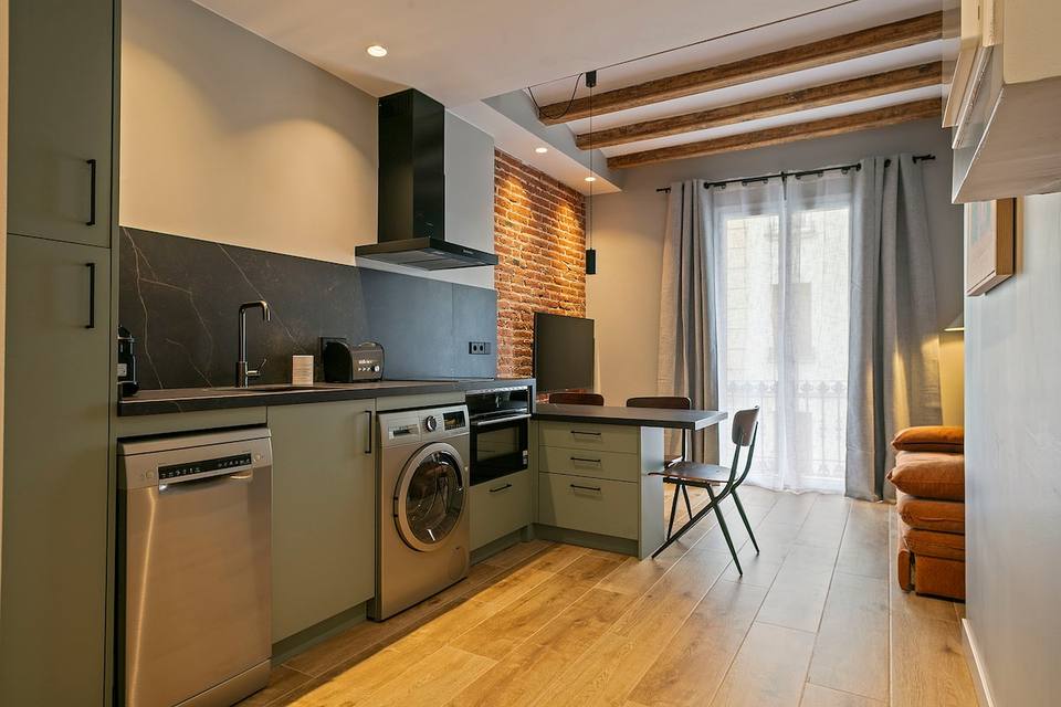 Apartamento moderno y acogedor junto a Plaza España