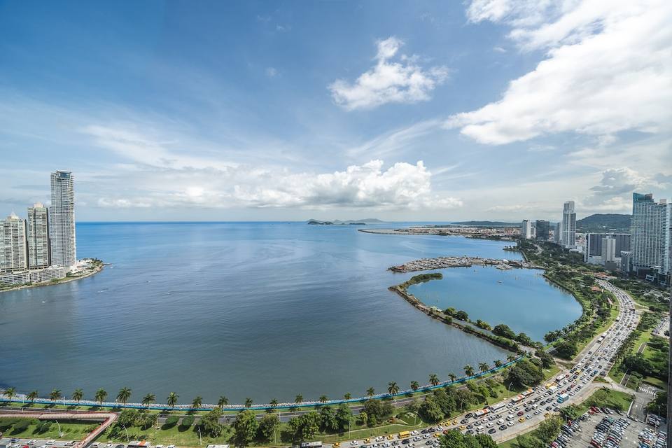 Apartamento de lujo con vistas al mar en Cinta Costera