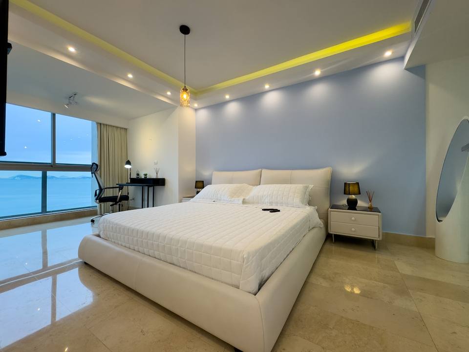 Apartamento de lujo con vistas al mar en Cinta Costera