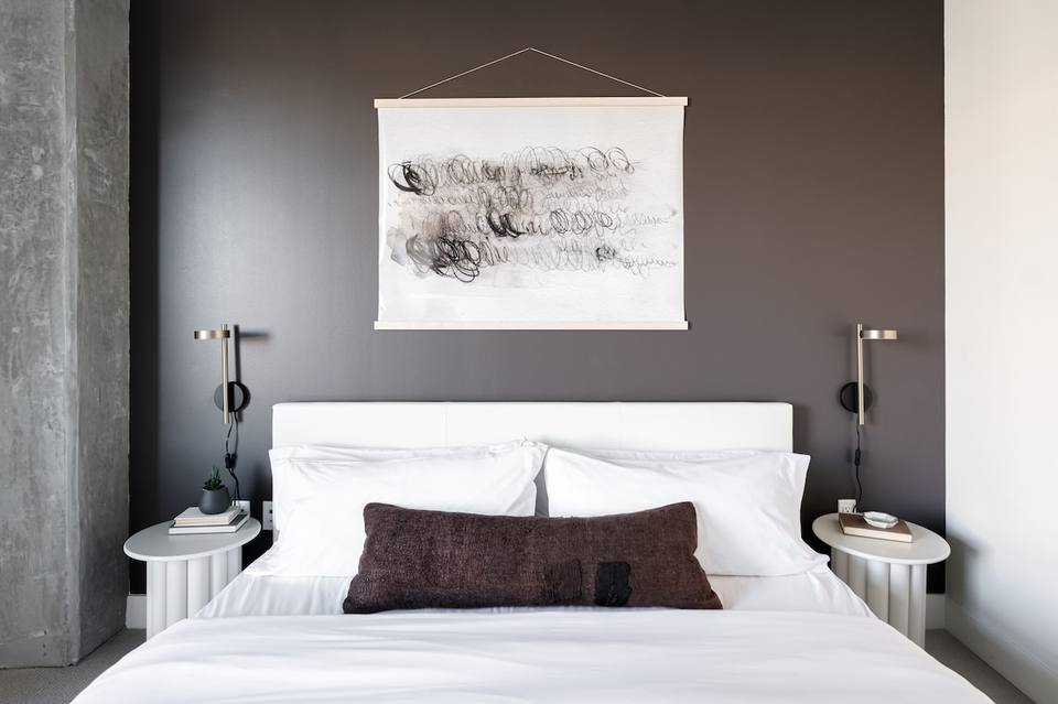 Dormitorio con cama King size