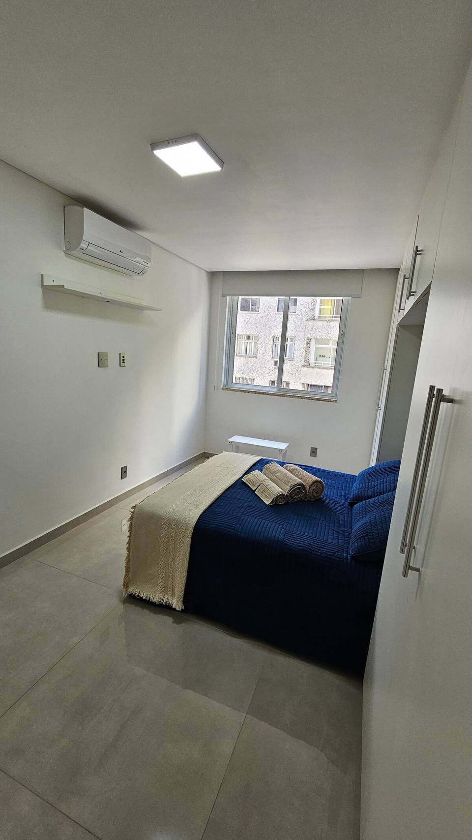Silencioso departamento con vista a la playa en Copacabana