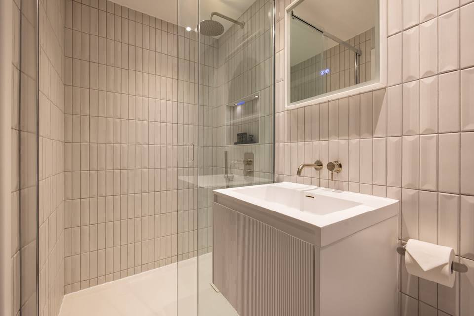 Moderno Dúplex de Diseño en el Corazón de Londres