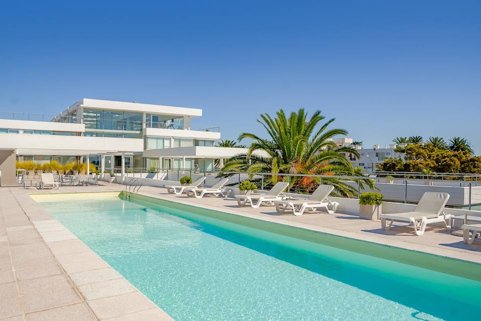Modern Apartment Steps from the Port
