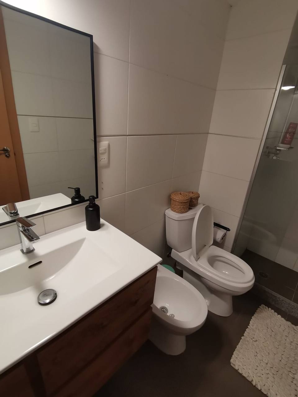 Baño moderno con finas terminaciones