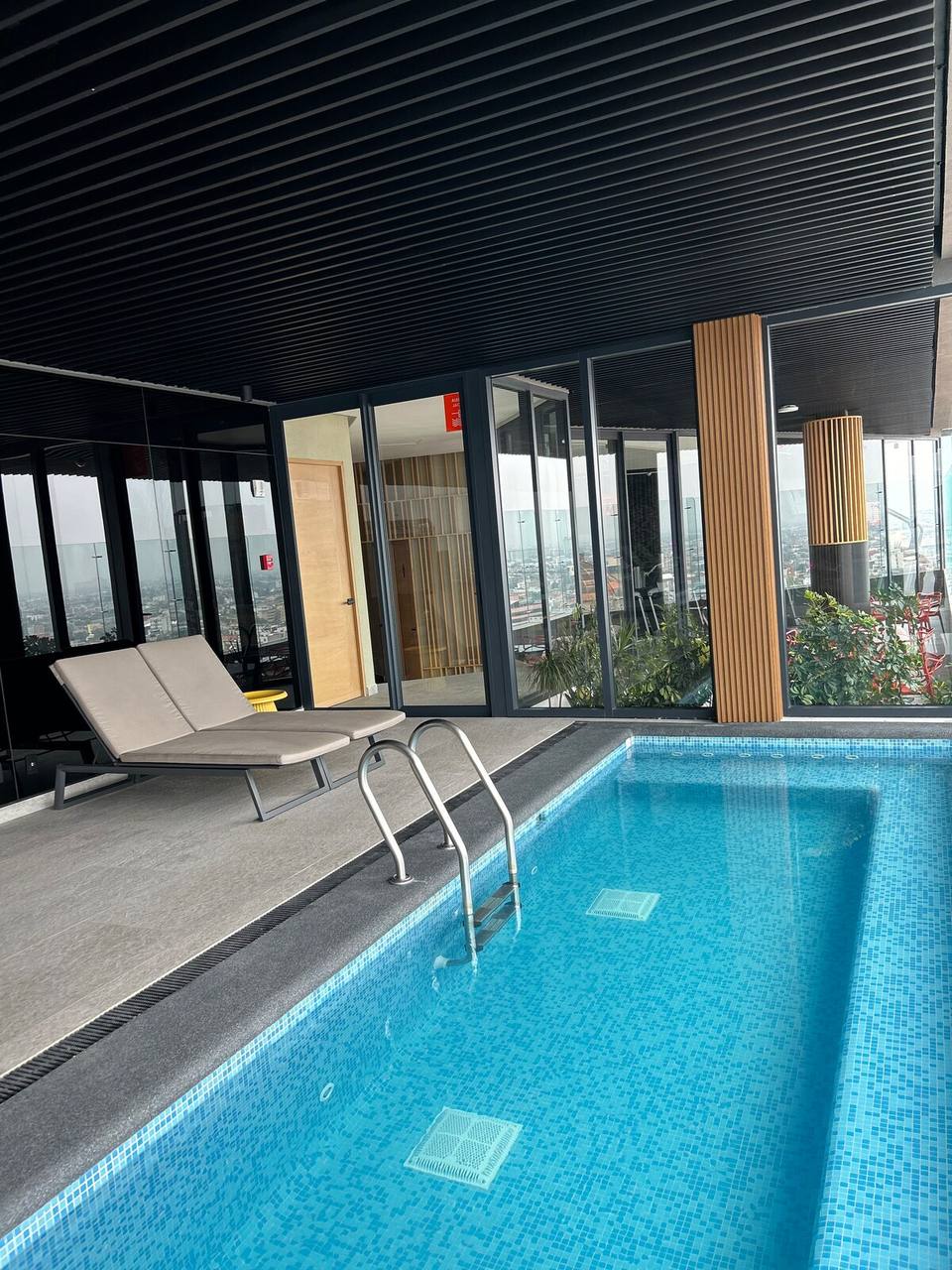 Exclusive Loft with Incredible Views of the Monument to the Revolution