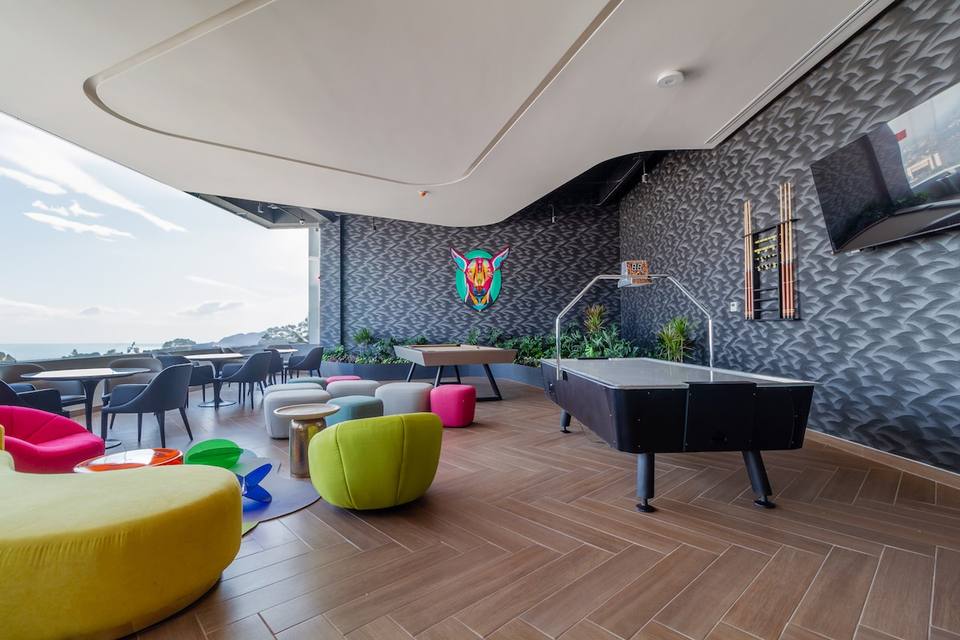 Exclusive Loft with Incredible Views of the Monument to the Revolution