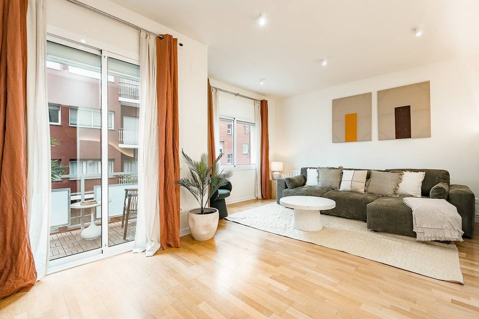 Moderno departamento con balcón en Horta Guinardó