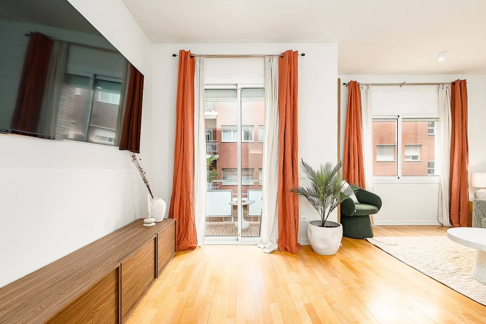 Moderno departamento con balcón en Horta Guinardó