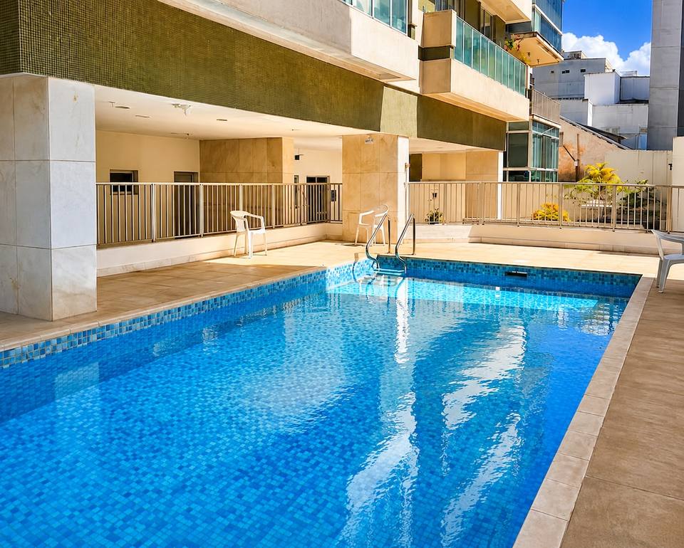Pileta climatizada en el condominio