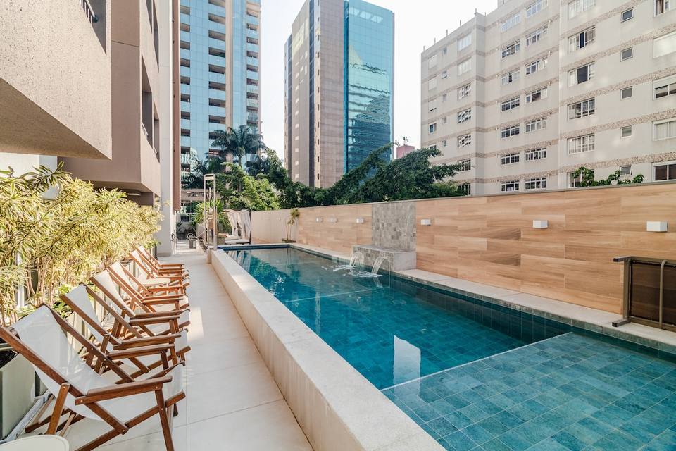 Pileta de natación en el edificio