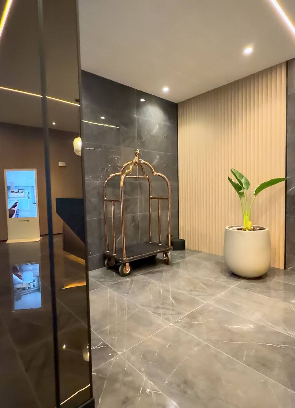 Luxury Suite with Skyline Views in San Francisco, Panama City